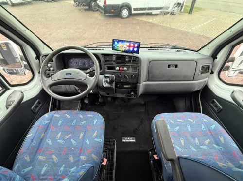 Chausson welcome French bed air conditioning awning apple carplay heater new MOT photo: 6