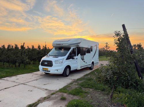 Chausson 616 5 SITZPL&Auml;TZE / STOCKBETT / HUBBETT / FAHRRADTR&Auml;GER / KAMERA / XXL K&Uuml;HLSCHRANK + GEFRIERSCHRANK / TV / SICHERHEITSSCHL&Ouml;SSER / 155PS Foto: 2