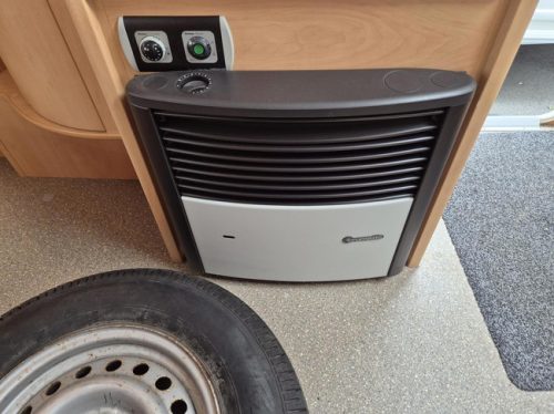 Dethleffs 450 Tourist Light year of manufacture. 2006 TOP condition ! with neat Awning ! photo: 15