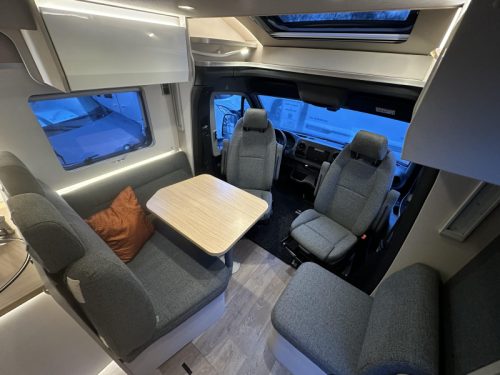 Hymer Tramp S 585 HEFBED + LENGTE BEDDEN photo: 2