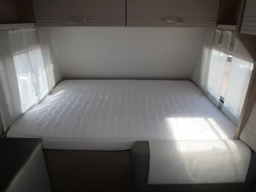 B&uuml;rstner Premio Life 425 TS Mover, awning photo: 12