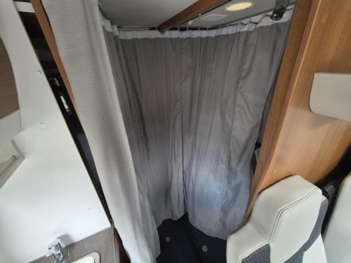 VANTourer 600 D Hubdach Bett 2x Airco BD93  Foto: 12