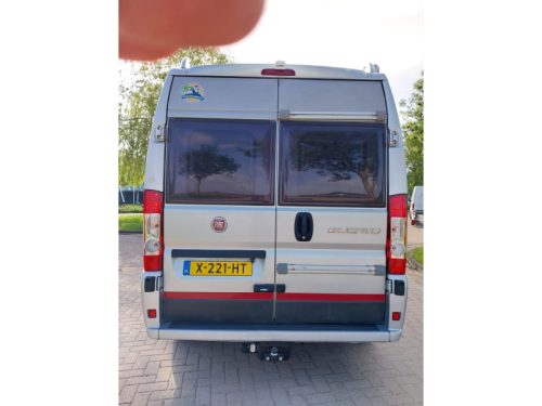 P&ouml;ssl 2 Win 599 BUS 3.0 liter 180hp automatic photo: 22
