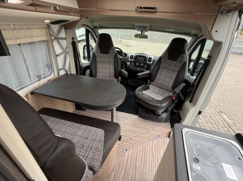 Carthago Malibu 640 LE 9T-Automaat Enkele Bedden 2X Airco Swing Fietsenrek foto: 12