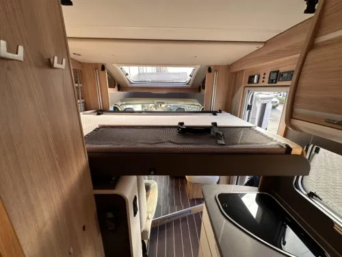 Knaus Sky Wave 60 Years 650 MEG Fiat 140PK L&auml;ngsbetten Foto: 15