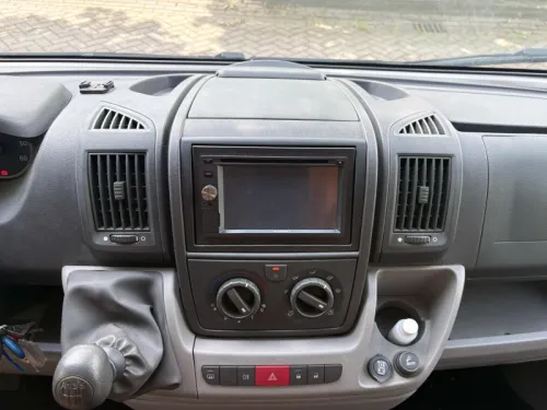 Eura Mobil Terrestra 670 SB French bed photo: 21