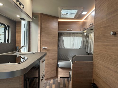 Weinsberg CaraOne Edition HOT 390 QD Vorzelt | Ex-Mietfahrzeug Foto: 17