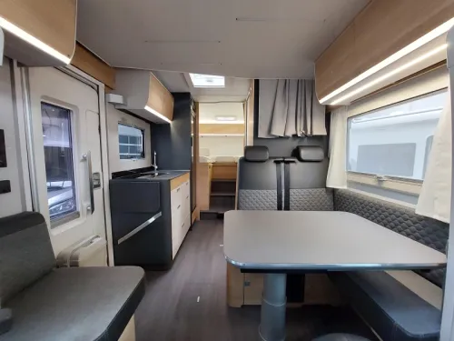 Adria Matrix 600 SL Cama longitudinal/Cama abatible/Tv/Bater&iacute;a foto: 3