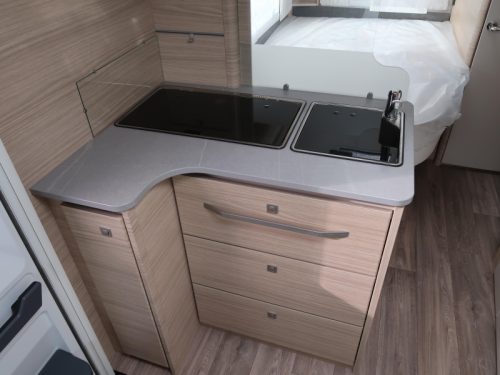 Fendt Bianco Activ 495 SFE WITH CENTRAL TRANSVERSE KITCHEN! photo: 13