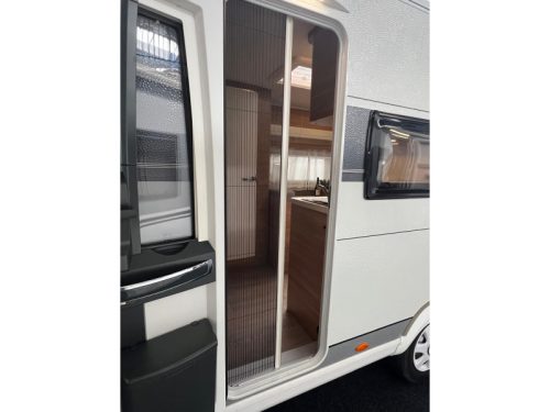 Hobby De Luxe 490 KMF awning bunk bed bicycle photo: 9