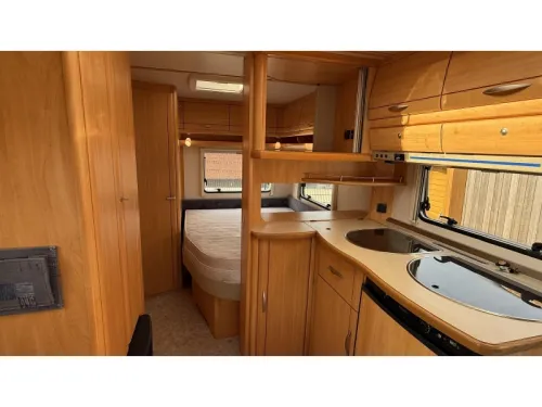 Fendt Saphir 470 TF French bed dinette toilet photo: 1
