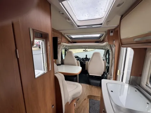 Hymer Exsis-T 588 EX With single beds & Air conditioning photo: 13