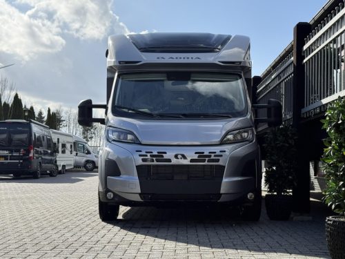 Adria Matrix Supreme 670 DL Automaat - 180PK - 44H Foto: 2