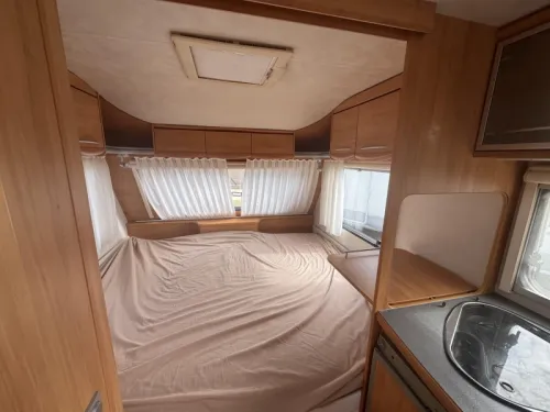 Adria Adora 472 LU banquette ronde lit fixe auvent photo : 14