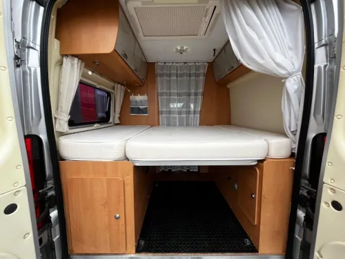 Roller Team Livingstone 2 600 Transverse bed, Camper van photo: 10
