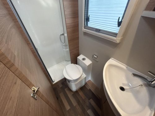 Weinsberg CaraSuite MF Franz&ouml;sisches Bett, Airco 230 Foto: 15