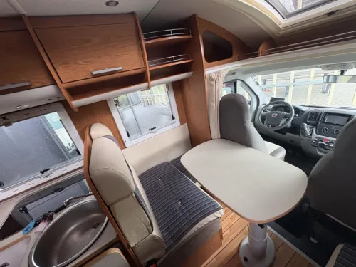Rimor Europeo 69 PLUS Queensbett / Nivelliersystem Foto: 5