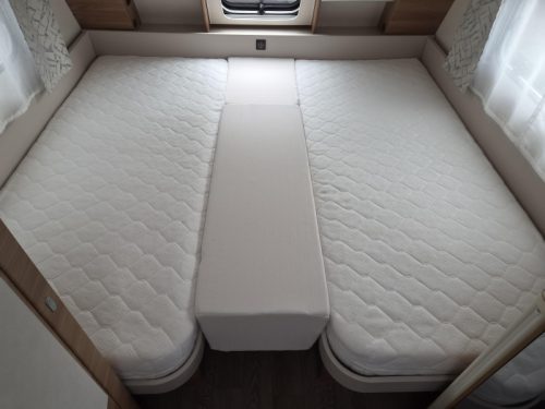 Hobby De Luxe 495 UL Einzelbetten-Mover-Airco Foto: 10