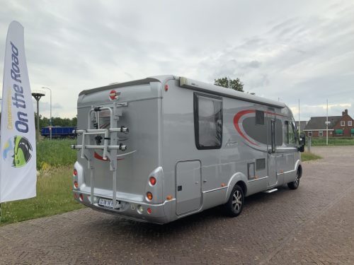 B&uuml;rstner Aviano 727 2.3 AUTOMATIC 150 HP integral, Engine air conditioning, Queen bed, ground floor, side seating group Year 2012 Camper centrum on the road photo: 29