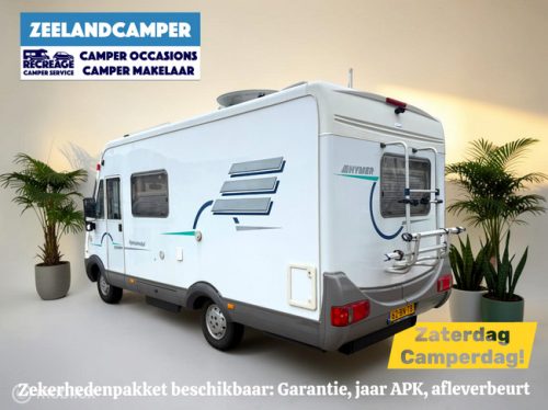 Hymer B574 &ndash; Spacious A-class Motorhome with fixed bed AND generous pop-top bed photo: 2