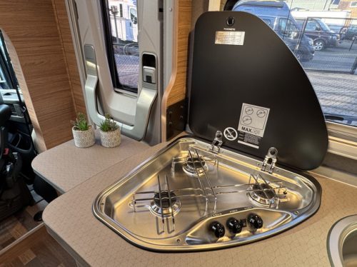 Weinsberg CaraCompact Pepper Edition 600 MEG 140 pk Automaat 9-Traps Euro 6 Fiat Ducato 8 **Enkele bedden/Fietsendrager/Satelliet/Smart TV photo: 14