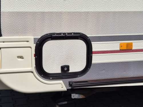 LMC Luxus 490 P Awning - Fold-over bed  photo: 22