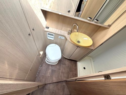 B&uuml;rstner Ixeo Time IT 590 Drop-down bed/2014/Euro-5/5.90M! photo: 10