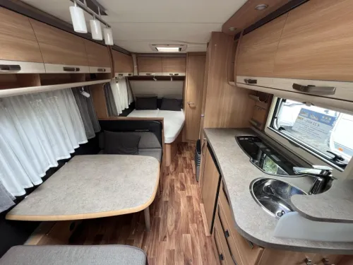 Knaus Sudwind 500 FDK Unico Markise, Fliegenschutzt&uuml;r, Foto: 2