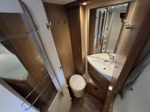 Hymer Carado 447 T 140HP Single Beds Solar photo: 9