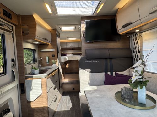 Knaus Van TI Vansation 650 MEG AUTOMAAT 9-Traps 180 pk Euro6 Fiat Ducato 8 **Einzelbetten/Satelliten-TV/Navi/Kamera/Lithium/Anh&auml;ngerkupplung/T Foto: 9
