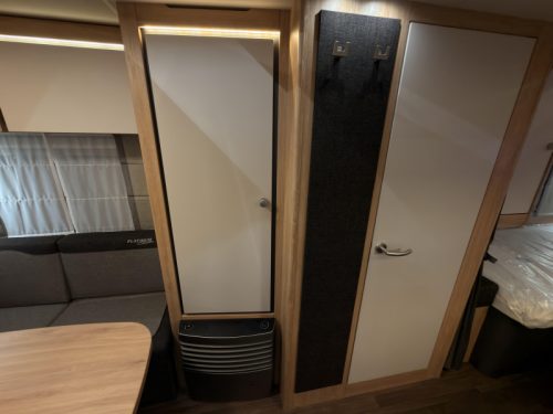 Knaus Sport Platinum 500 EU Platinum+Boden+1800KG Foto: 7