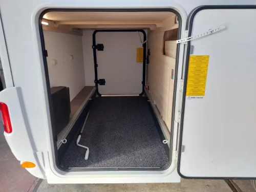 Adria Compact DL Single beds face2face  photo: 9
