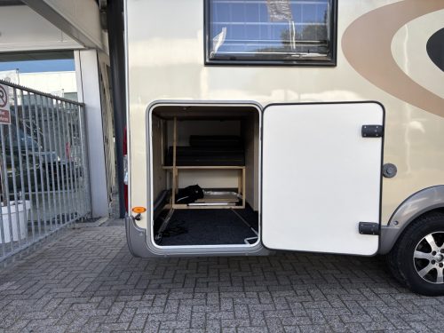 B&uuml;rstner Nexxo Moonlight 728 SINGLE BEDS ROOF AIRCO photo: 22