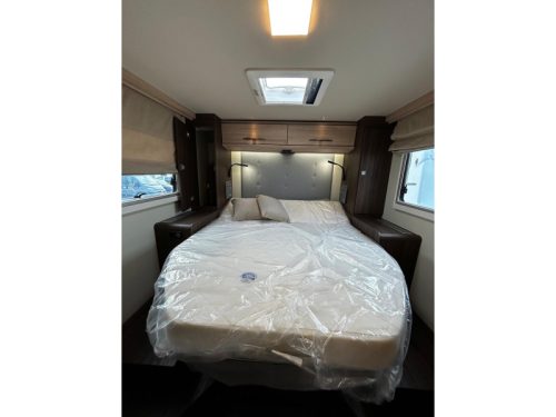 Eura Mobil Integra Line GT 726 QF Queensbed, Oven,MB  foto: 14