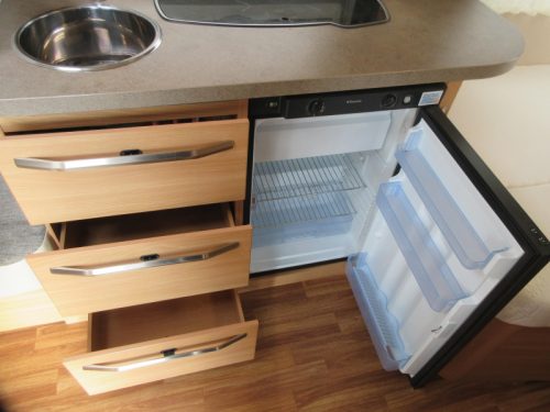 Knaus Sudwind 450 FU MOVER UND VORZELT Foto: 9