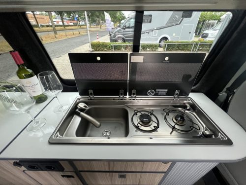 VOLKSWAGEN TRANSPORTER WESTFALIA BUILT-IN POP-TOP ROOF 1ST OWNER photo: 5
