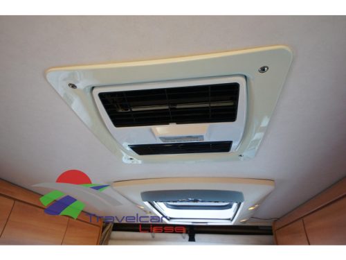Hymer B 584 Solar panel/Roof air conditioning photo: 9