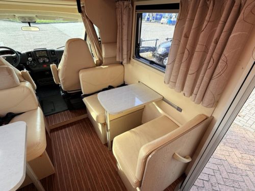 Rimor Seal 9 Alcove with 7 berths family camper photo: 9