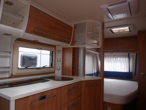 Knaus Sudwind 500 FU Awning + cassette awning photo: 8