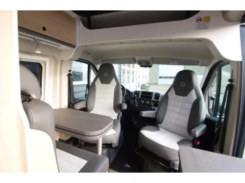 Sunlight Cliff 602 RT Van conversion photo: 1