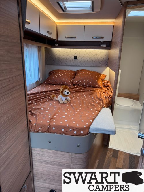Weinsberg CaraCompact 600 MF Edition [pepper], French bed 140 hp Manual transmission photo: 16