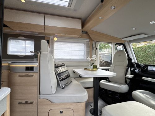 Hymer BMC-I 680 BLACK LINE 170 hp AUTOMATIC 9-Speed 4-Person Euro6 Mercedes-Benz Sprinter **Single beds/4 seats/4 berths photo: 7