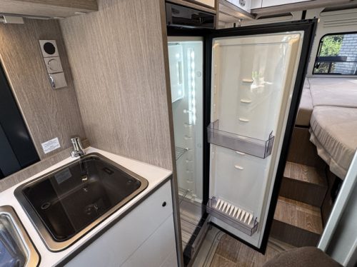 P&ouml;ssl Roadcruiser 640 D-Line 160 hp AUTOMATIC 9-Speed Euro6 Fiat Ducato Maxi **Single beds/4 seats/XXL Fridge/1st owner/Full photo: 16