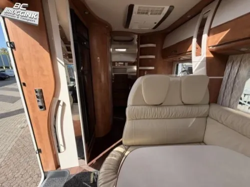 Carthago Chic C-Line I 4.9 LE NO POP-UP BED! photo: 5