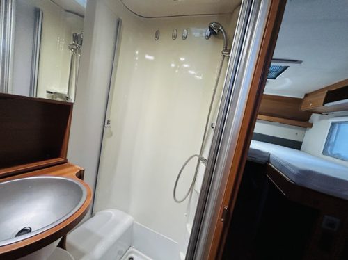 Knaus Sky Wave R21, Single beds and pop-top roof, EURO 5, Inverter 200W photo: 17