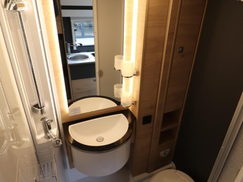 Dethleffs Globebus Go T45 Single bed-EX-Rental/air conditioning photo: 10