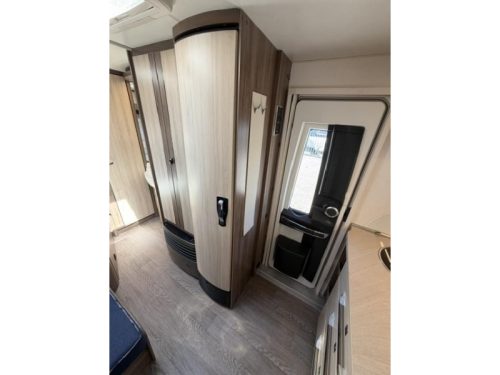 Hobby De Luxe 400 SFE Incl. Awning and Awning photo: 21