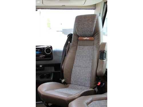 Carthago C-Tourer I 149 LE Single beds Pop-top roof  photo: 57