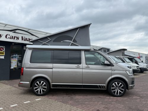 Volkswagen California Ocean T6 Westfalia in new condition DSG automatic 200 hp full options 4 berths electric pop-top roof awning climate control cruise control camera soft-close rear tow hitch photo: 2