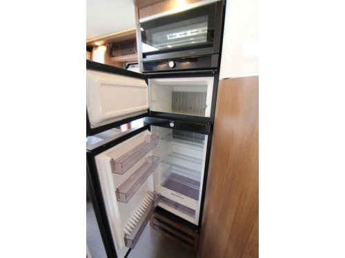 Carthago C-Tourer I 149 LE Single beds Pop-top roof  photo: 29